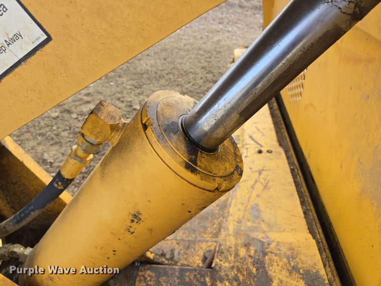 image for item EQ6770 2006 John Deere  1814C scraper