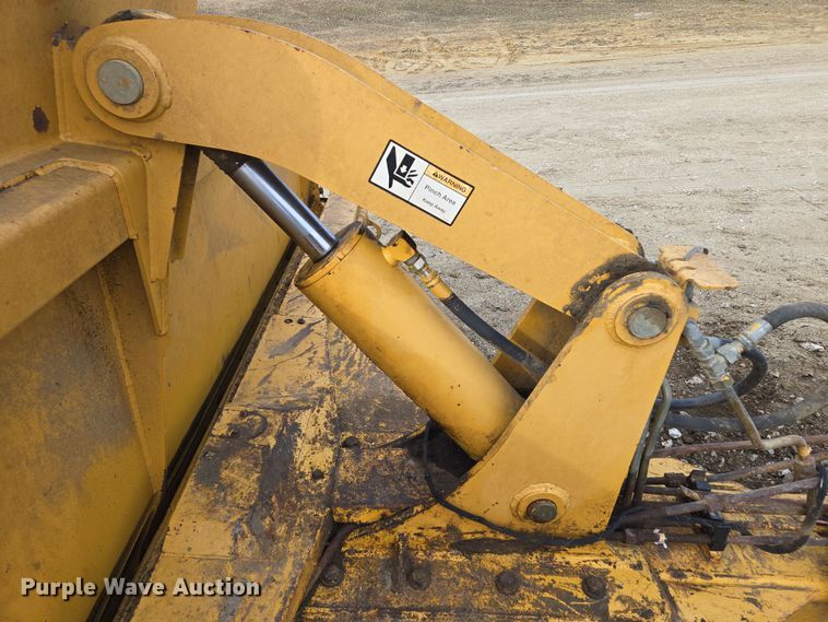 image for item EQ6770 2006 John Deere  1814C scraper