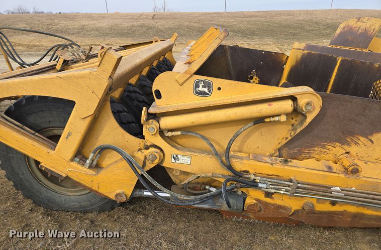 image for item EQ6770 2006 John Deere  1814C scraper