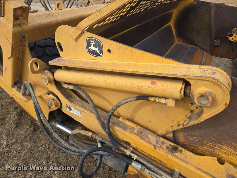 image for item EQ6770 2006 John Deere  1814C scraper