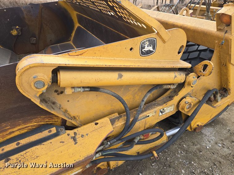 image for item EQ6770 2006 John Deere  1814C scraper