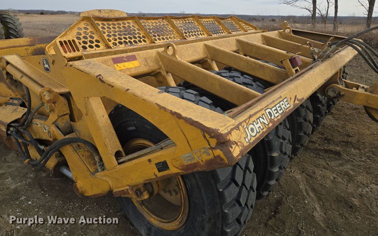 image for item EQ6770 2006 John Deere  1814C scraper