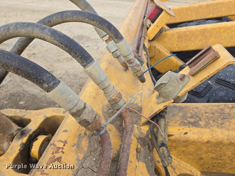 image for item EQ6770 2006 John Deere  1814C scraper