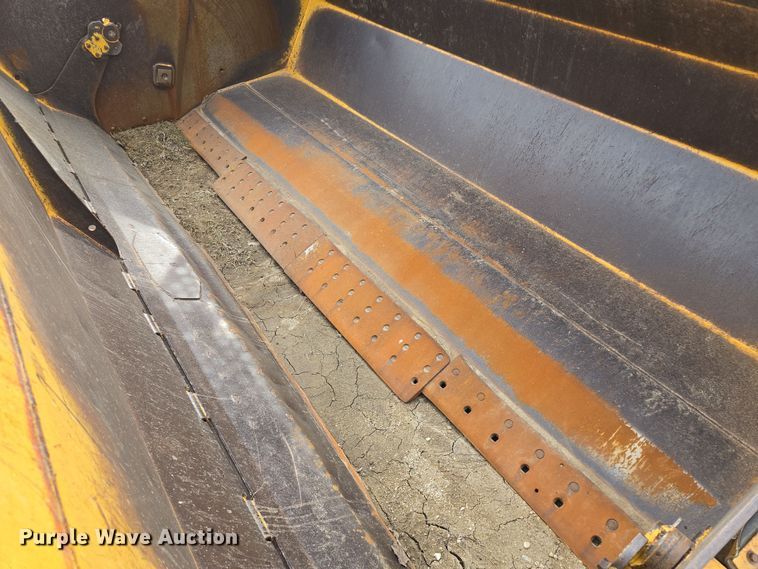 image for item EQ6770 2006 John Deere  1814C scraper