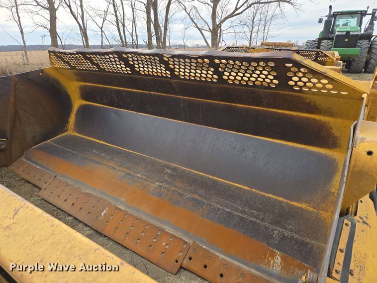 image for item EQ6770 2006 John Deere  1814C scraper