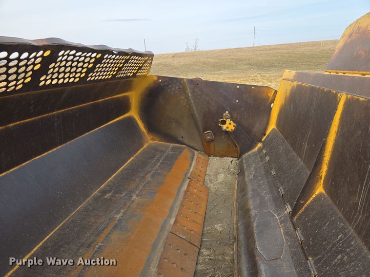 image for item EQ6770 2006 John Deere  1814C scraper