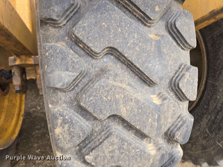 image for item EQ6770 2006 John Deere  1814C scraper