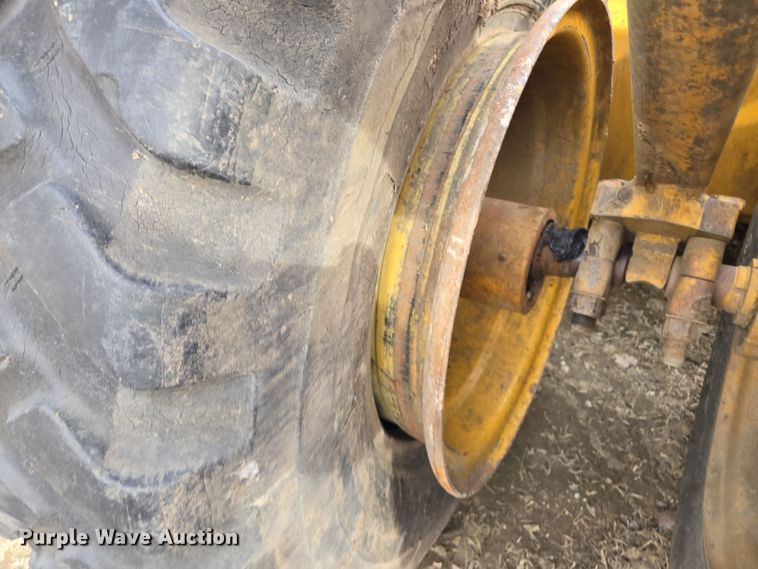 image for item EQ6770 2006 John Deere  1814C scraper