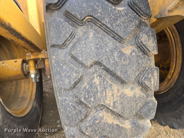 image for item EQ6770 2006 John Deere  1814C scraper