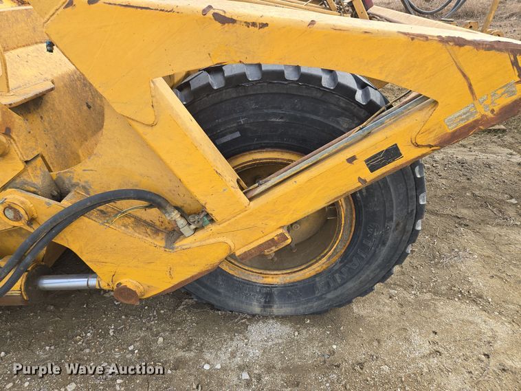 image for item EQ6770 2006 John Deere  1814C scraper