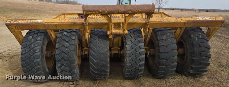 image for item EQ6771 2006 John Deere  1814C scraper