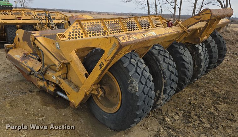 image for item EQ6771 2006 John Deere  1814C scraper