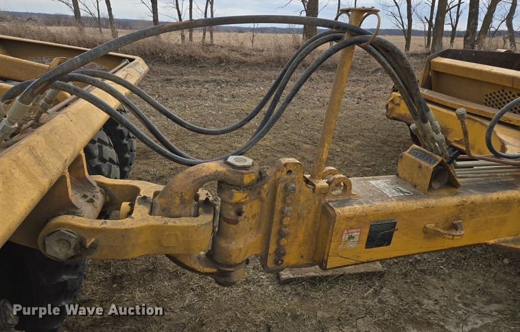 image for item EQ6771 2006 John Deere  1814C scraper