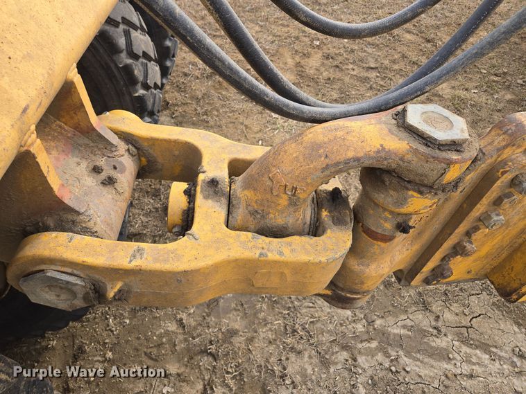 image for item EQ6771 2006 John Deere  1814C scraper