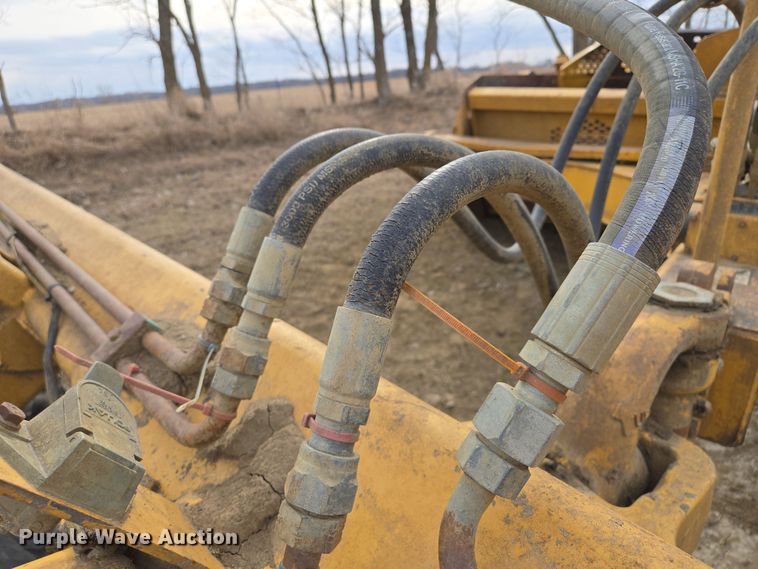 image for item EQ6771 2006 John Deere  1814C scraper