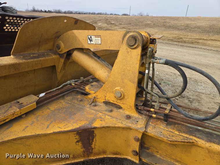 image for item EQ6771 2006 John Deere  1814C scraper