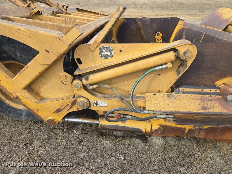 image for item EQ6771 2006 John Deere  1814C scraper