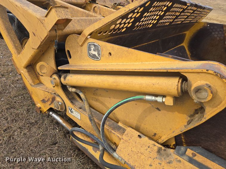 image for item EQ6771 2006 John Deere  1814C scraper