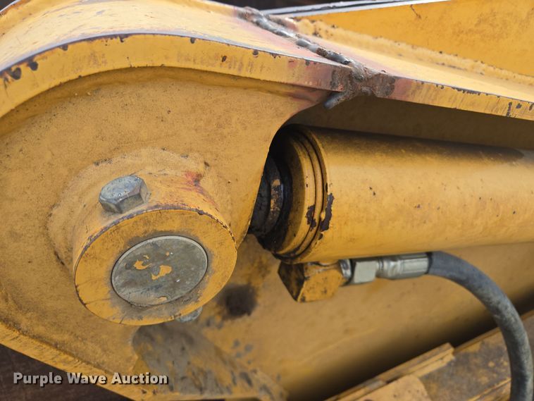 image for item EQ6771 2006 John Deere  1814C scraper