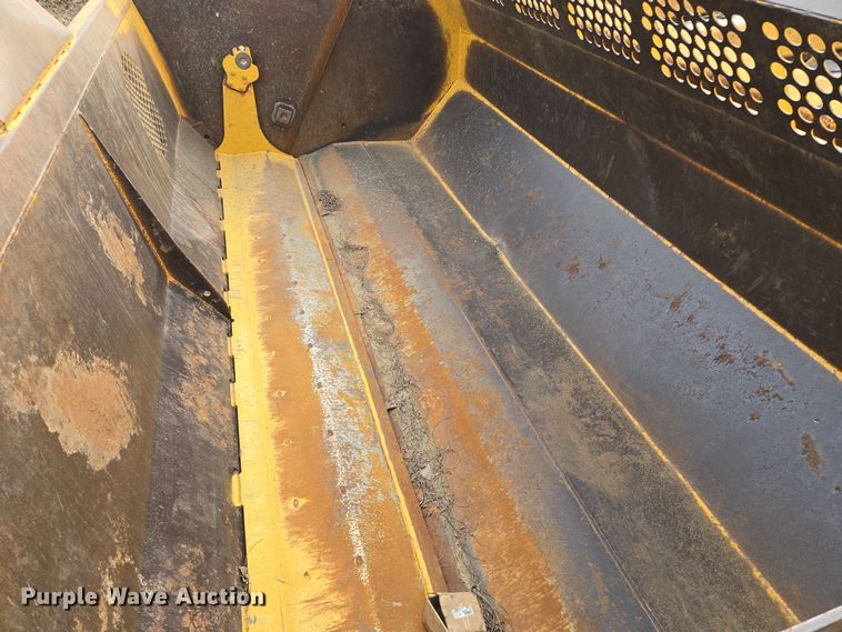 image for item EQ6771 2006 John Deere  1814C scraper