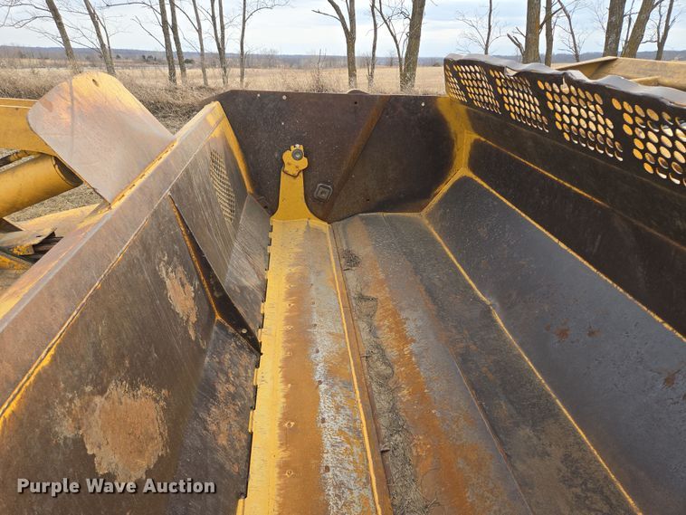 image for item EQ6771 2006 John Deere  1814C scraper