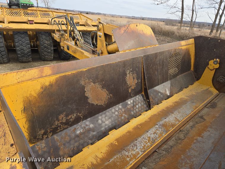 image for item EQ6771 2006 John Deere  1814C scraper