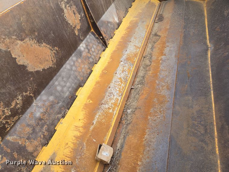 image for item EQ6771 2006 John Deere  1814C scraper