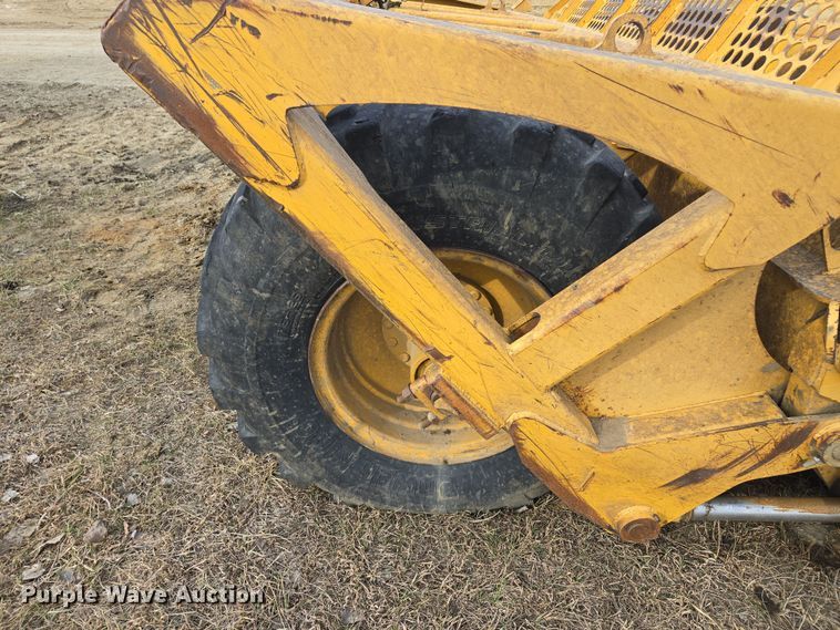 image for item EQ6771 2006 John Deere  1814C scraper