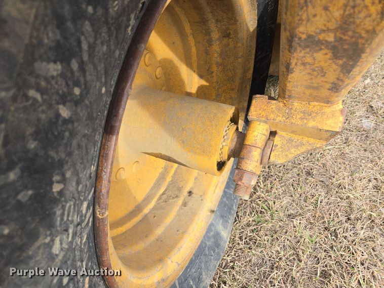 image for item EQ6771 2006 John Deere  1814C scraper