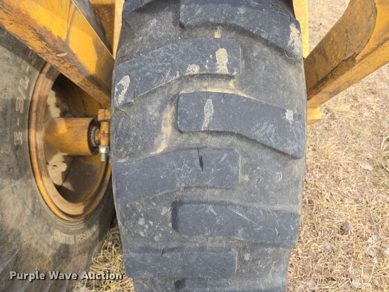 image for item EQ6771 2006 John Deere  1814C scraper