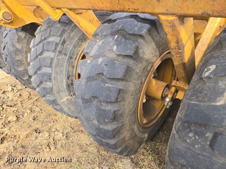 image for item EQ6771 2006 John Deere  1814C scraper