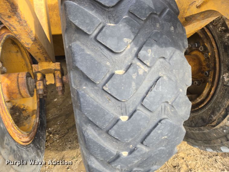 image for item EQ6771 2006 John Deere  1814C scraper