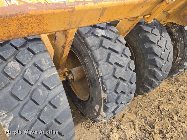 image for item EQ6771 2006 John Deere  1814C scraper