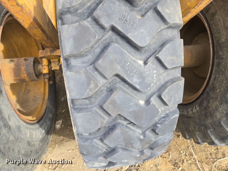 image for item EQ6771 2006 John Deere  1814C scraper