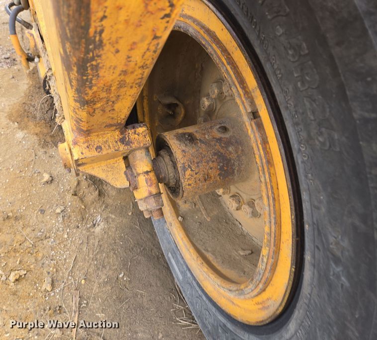 image for item EQ6771 2006 John Deere  1814C scraper