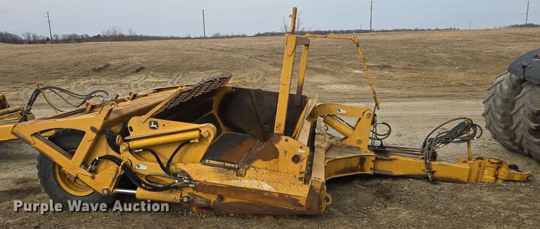 image for item EQ6772 2006 John Deere  1814C  scraper