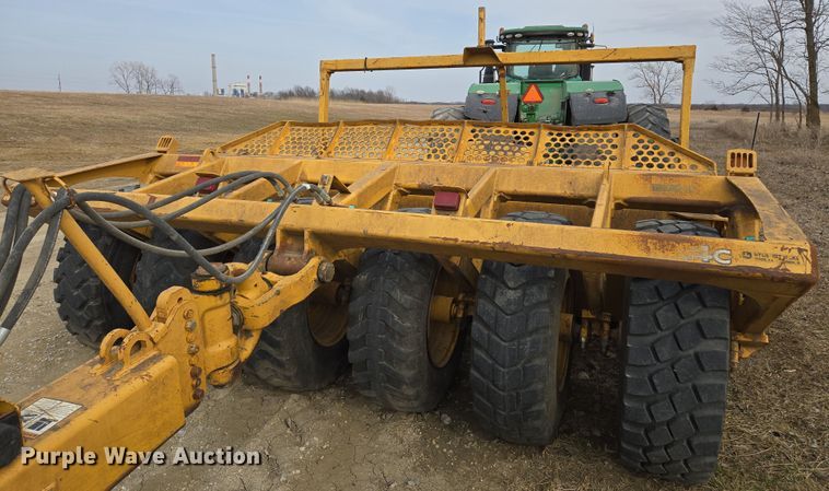 image for item EQ6772 2006 John Deere  1814C  scraper