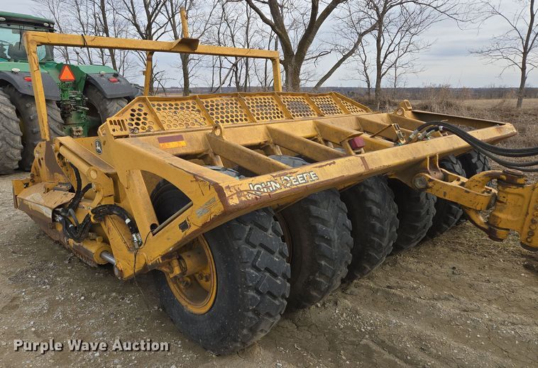 image for item EQ6772 2006 John Deere  1814C  scraper