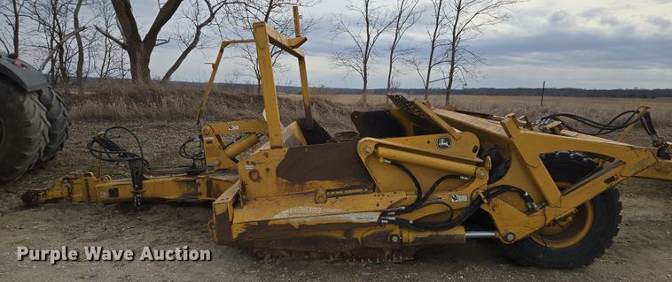 image for item EQ6772 2006 John Deere  1814C  scraper