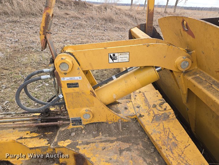 image for item EQ6772 2006 John Deere  1814C  scraper