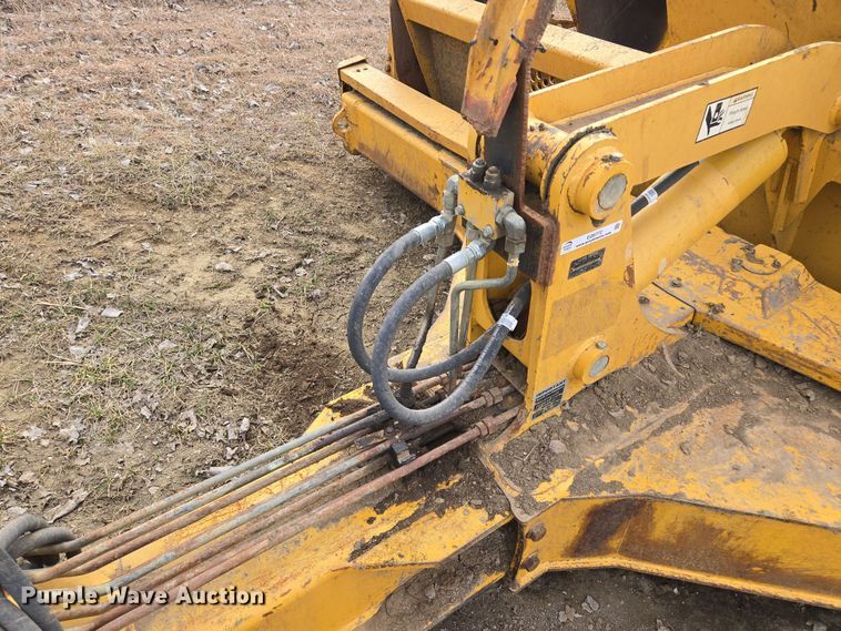 image for item EQ6772 2006 John Deere  1814C  scraper