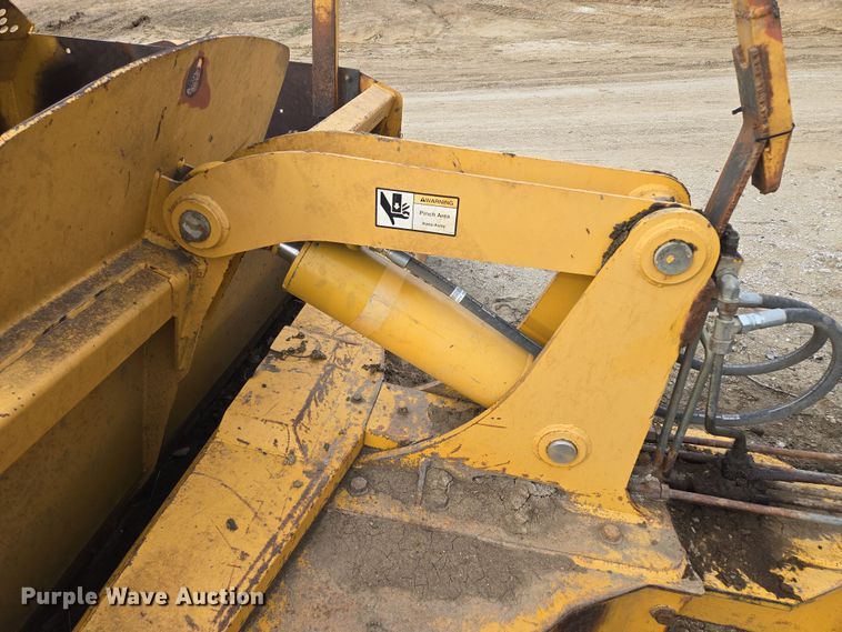 image for item EQ6772 2006 John Deere  1814C  scraper