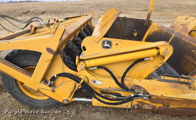 image for item EQ6772 2006 John Deere  1814C  scraper