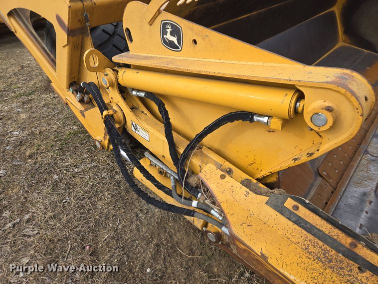 image for item EQ6772 2006 John Deere  1814C  scraper