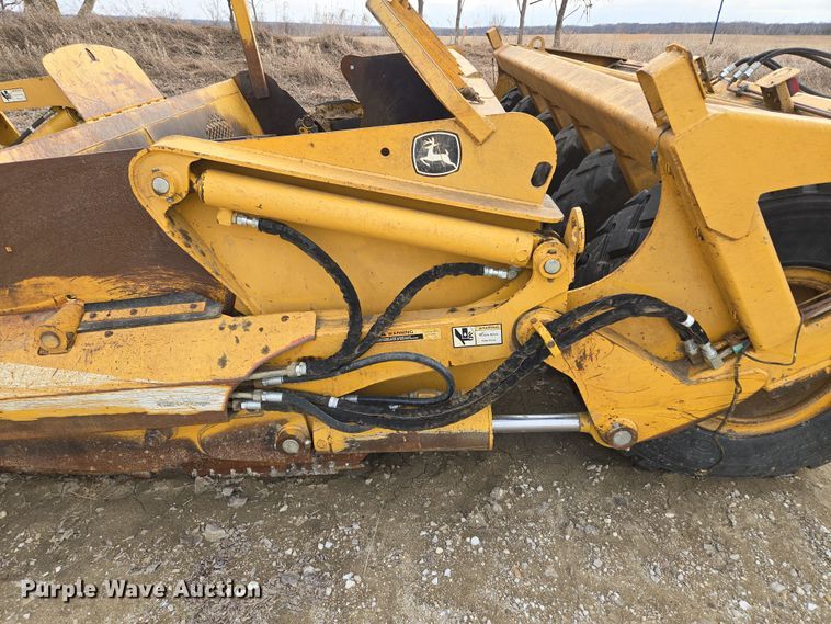 image for item EQ6772 2006 John Deere  1814C  scraper