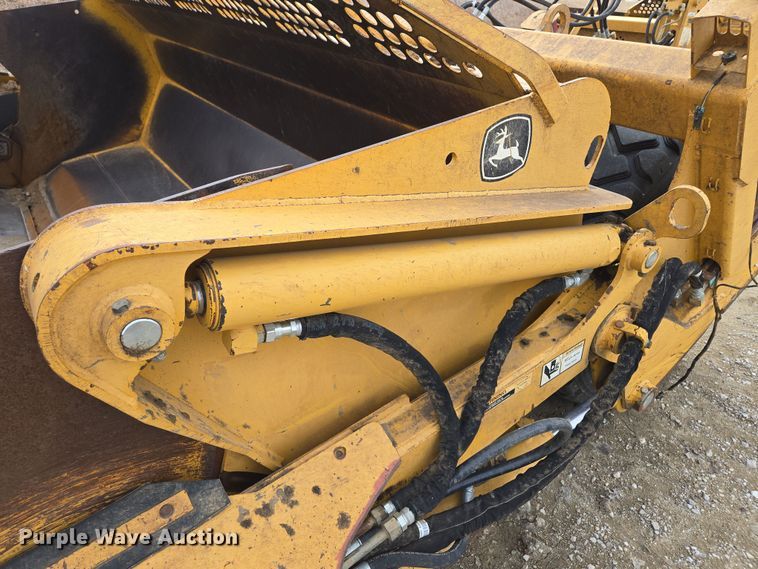 image for item EQ6772 2006 John Deere  1814C  scraper