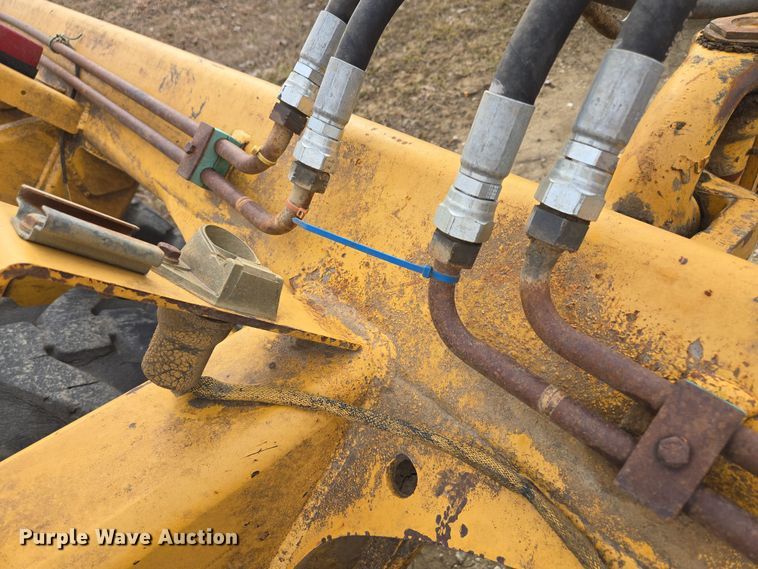 image for item EQ6772 2006 John Deere  1814C  scraper