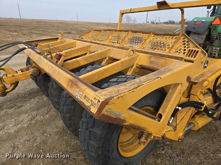 image for item EQ6772 2006 John Deere  1814C  scraper