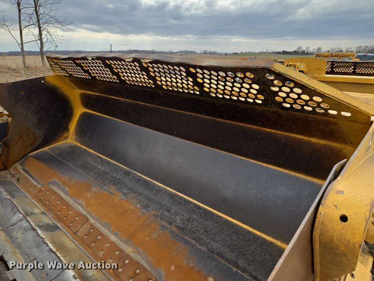 image for item EQ6772 2006 John Deere  1814C  scraper