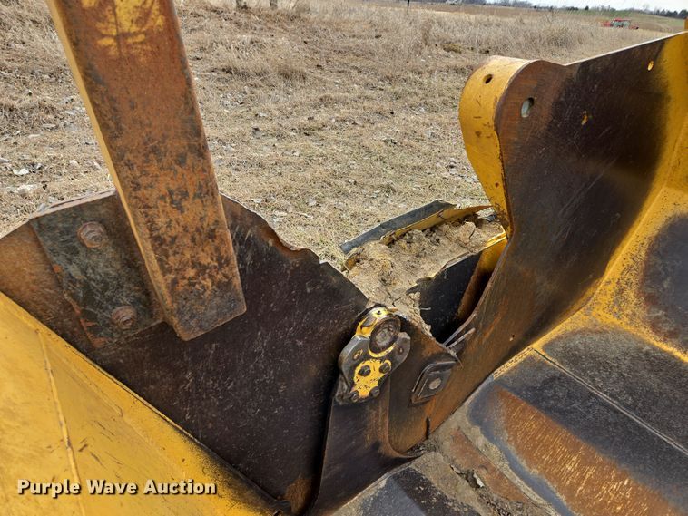 image for item EQ6772 2006 John Deere  1814C  scraper